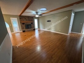 106 Parkview Cir in Mountain Home, AR - Building Photo