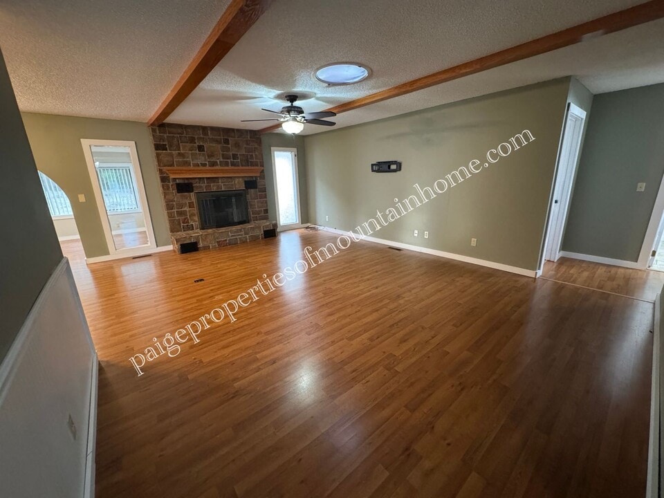 106 Parkview Cir in Mountain Home, AR - Building Photo