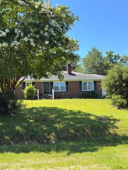 1009 W Sewell St in Pageland, SC - Building Photo