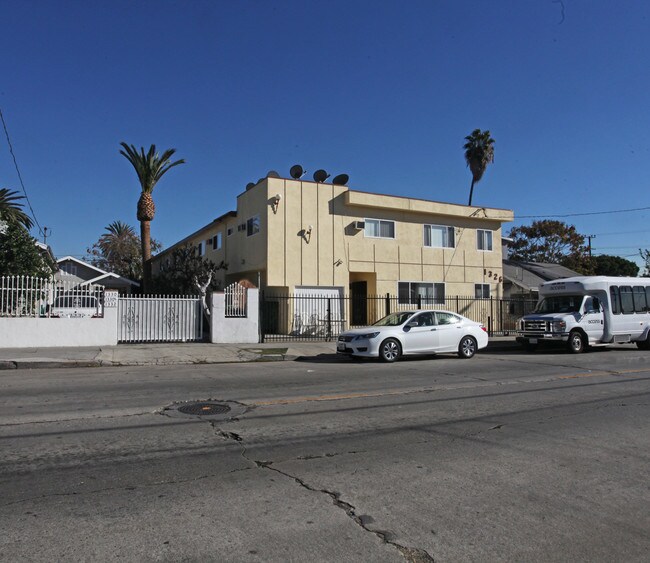 1326 N Normandie Ave in Los Angeles, CA - Building Photo - Building Photo