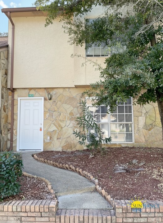 947 Ashley Ln in Fort Walton Beach, FL - Building Photo