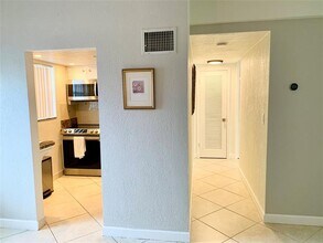6550 Winfield Blvd in Margate, FL - Building Photo - Building Photo