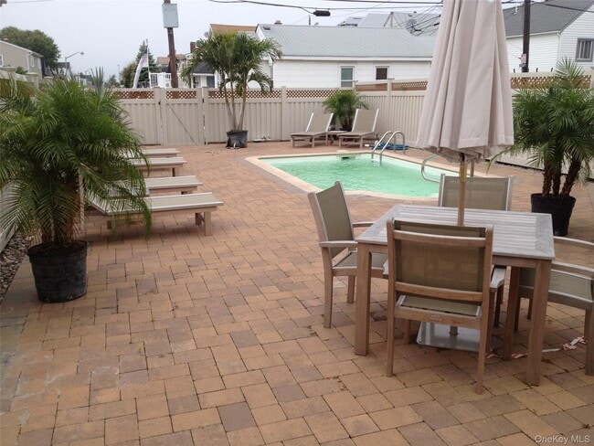 3 Pennsylvania Ct in Long Beach, NY - Building Photo - Building Photo