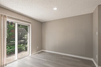 1228 Ave O in Huntsville, TX - Building Photo - Building Photo