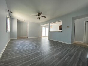 327 Palisades Point in Schaumburg, IL - Building Photo - Building Photo