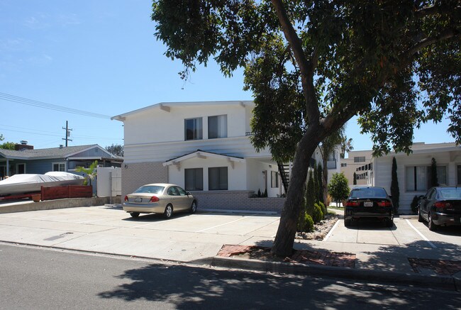 1465-1469 Thomas Ave in San Diego, CA - Building Photo - Building Photo