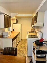 1526 Potomac Ave SE, Unit English Basement in Washington, DC - Foto de edificio - Building Photo