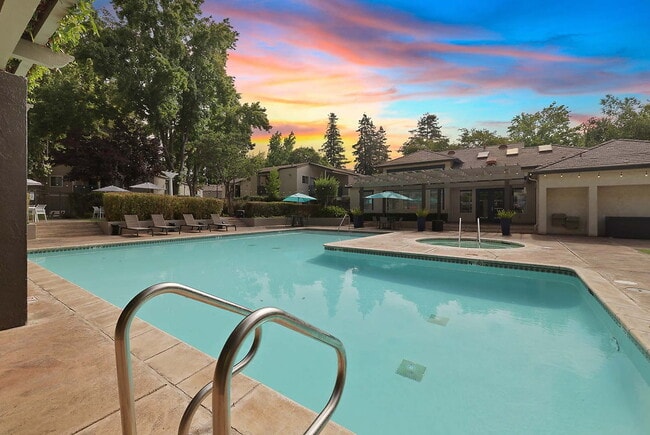 Stevenson Place in Fremont, CA - Foto de edificio - Building Photo