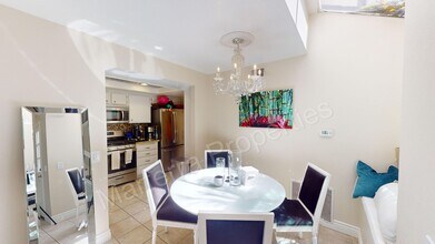 604 San Michel Dr N in Costa Mesa, CA - Building Photo - Building Photo