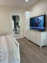4420 W 63rd St in Los Angeles, CA - Building Photo - Building Photo
