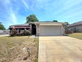 197 Millet Cir in Gonzalez, FL - Building Photo