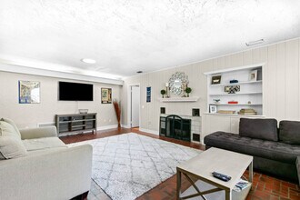 1929 NW 7th Ln in Gainesville, FL - Building Photo - Building Photo