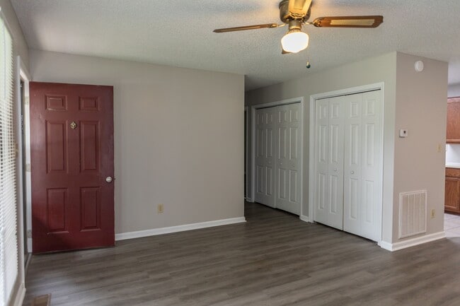 127 Stephens Dr in Morganton, NC - Building Photo - Building Photo