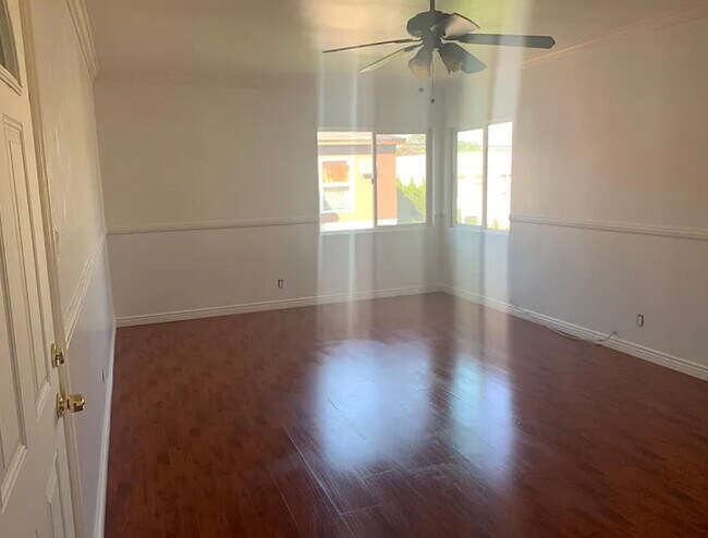 6107 S Hobart Blvd, Unit 6107 South Hobart in Los Angeles, CA - Building Photo - Building Photo
