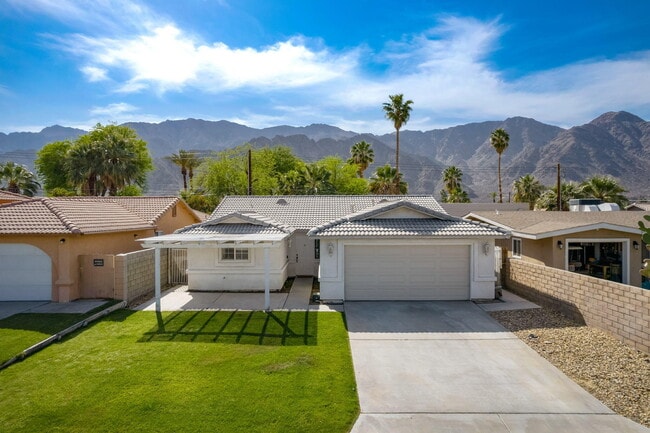 51905 Avenida Velasco in La Quinta, CA - Building Photo - Building Photo
