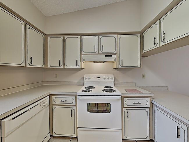 32717 Blossom Ln in Leesburg, FL - Building Photo - Building Photo
