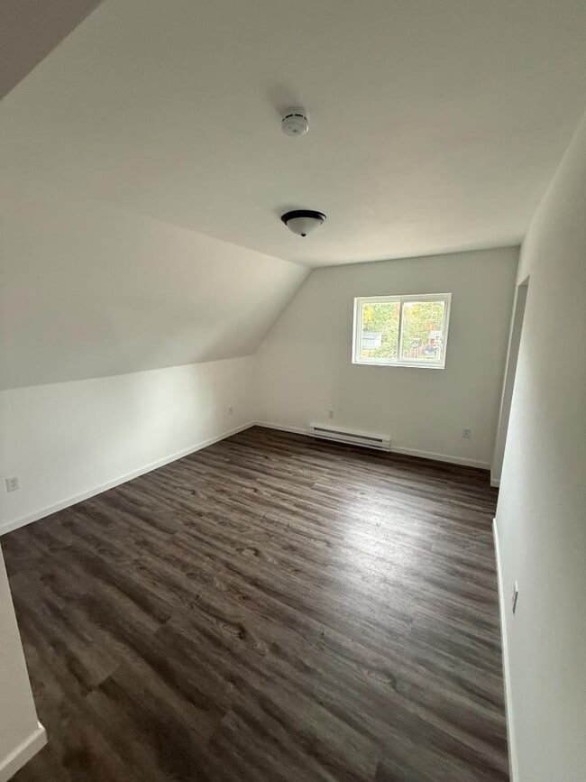 1359 Oakes St in Marinette, WI - Building Photo - Building Photo