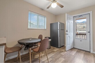 1326 Westend Ave in Colorado Springs, CO - Foto de edificio - Building Photo