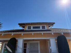 1424 W 45th St in Los Angeles, CA - Building Photo