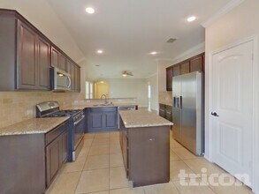 5816 Burgundy Rose Dr in Fort Worth, TX - Building Photo - Building Photo