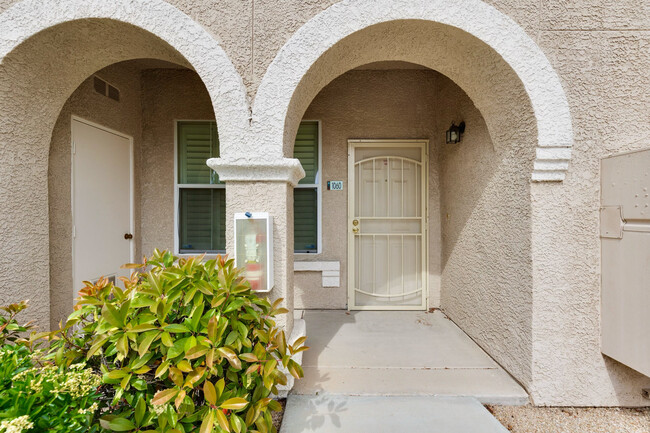 9975 Peace Way, Unit 1060 in Las Vegas, NV - Building Photo - Building Photo