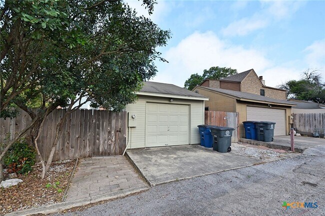 property at 736 Summerwood Dr