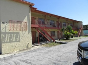 2827 Dr. Martin Luther King Jr St N in St. Petersburg, FL - Building Photo - Building Photo