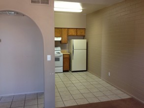 Griffith Estates Apartments in Tempe, AZ - Building Photo - Building Photo