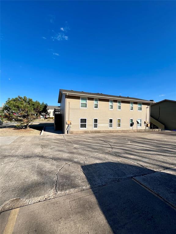 300 Chalmette Dr in Norman, OK - Building Photo - Building Photo