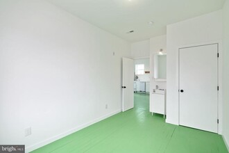 2329 Frankford Ave in Philadelphia, PA - Building Photo - Building Photo