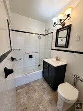East 58th Street in New York, NY - Building Photo - Building Photo