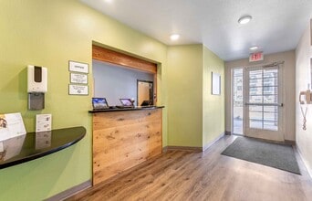 Furnished Studio-Fort Lauderdale - Airport in Davie, FL - Building Photo - Building Photo