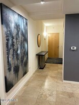 7127 E Rancho Vista Dr in Scottsdale, AZ - Building Photo