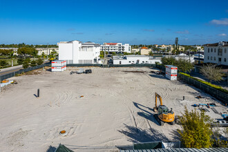 The Mark on 8th in Naples, FL - Foto de edificio - Building Photo