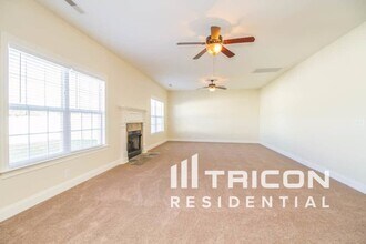 1513 Barnsley Dr in Murfreesboro, TN - Foto de edificio - Building Photo