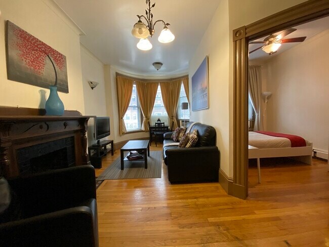 399 Massachusetts Ave, Unit 4