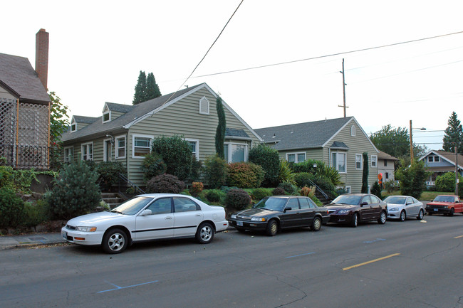 Cape Cod Apartments in Portland, OR - Building Photo - Building Photo