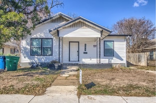 427 E Southcross in San Antonio, TX - Building Photo