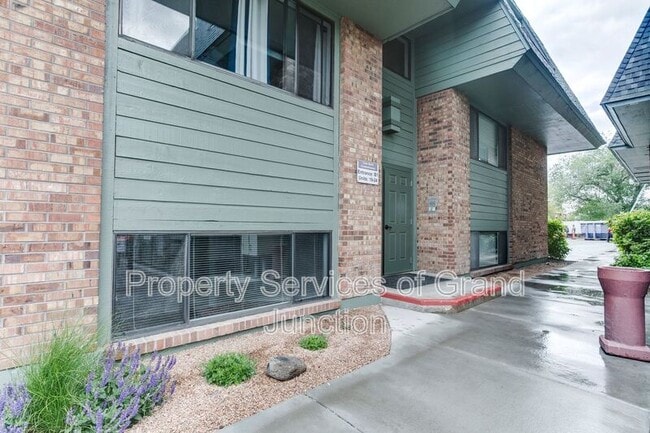 property at 1140 Walnut Ave