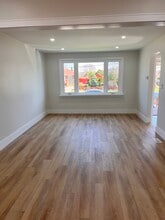 206 Wilson Rd S in Oshawa, ON - Building Photo - Building Photo