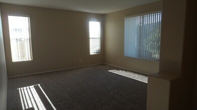 1767 Riverstone St in Corona, CA - Building Photo - Building Photo