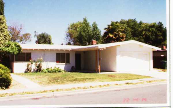 2770 Broadmoor Ave in Concord, CA - Foto de edificio - Building Photo