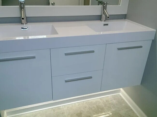 1032 Oakstone Dr in Fayetteville, NC - Building Photo - Building Photo