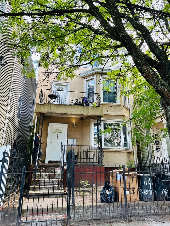 114 Seymour Ave Rentals in Newark, NJ