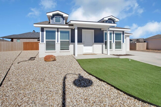 402 E 30th St in Wolfforth, TX - Building Photo - Building Photo