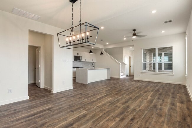 1864 Dry Cherry Ln in Dayton, TX - Foto de edificio - Building Photo