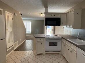 8308 Raleigh Ave in Lubbock, TX - Building Photo - Building Photo
