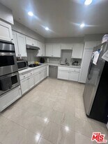 1220 Manning Ave in Los Angeles, CA - Building Photo