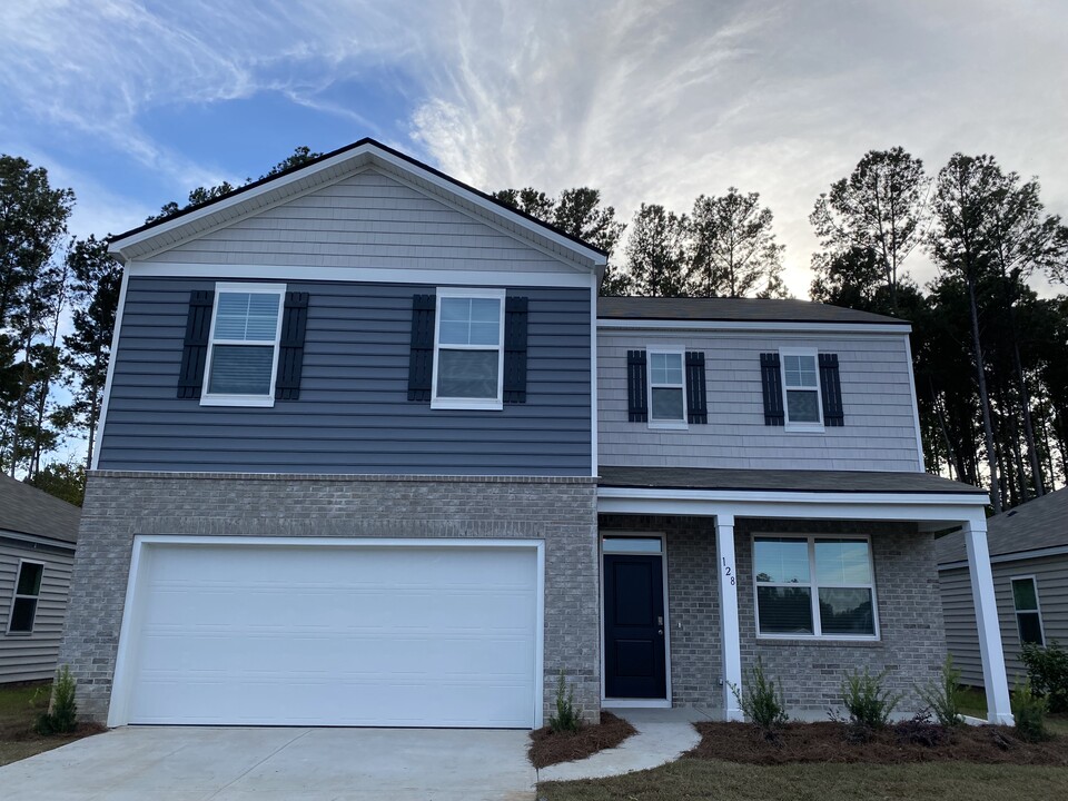 128 Charles Ln in Pooler, GA - Building Photo