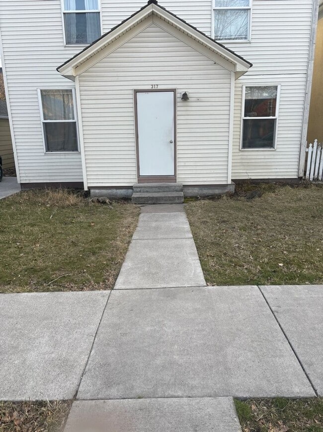 property at 317 W Spruce St